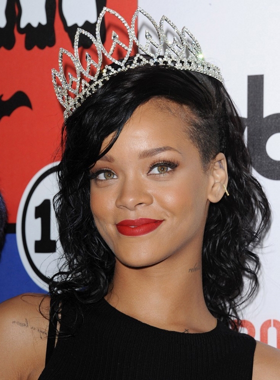RihannaHairAccessoriesGemstoneTiaracRLysapH3Rnx