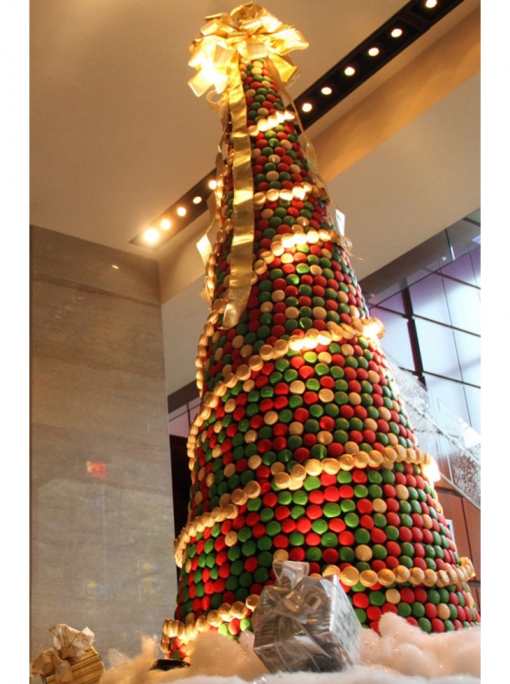 macaron-holiday-tree-rc-charlotte-690x1045