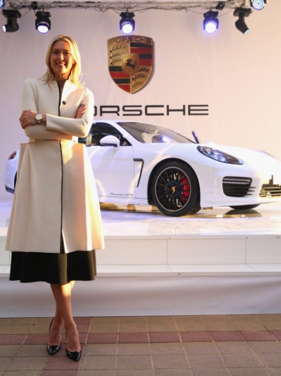 Porsche-Panamera-GTS-Maria-Sharapova-600x686