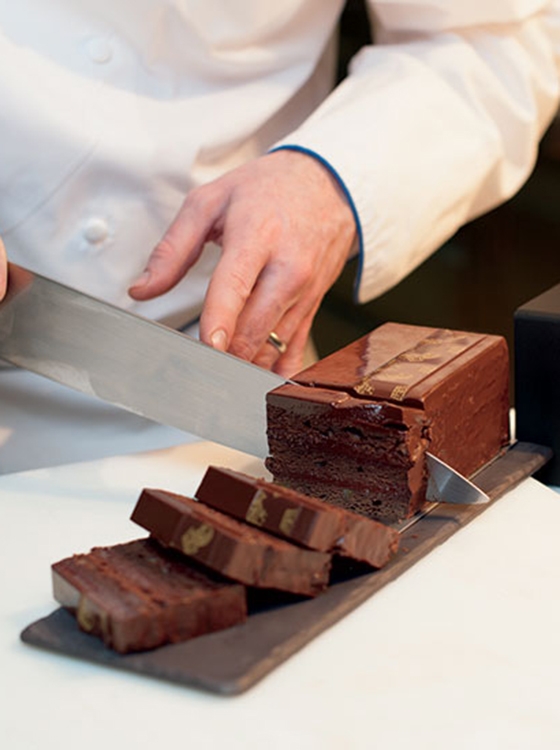 201403-hd-the-cake-ritz-carlton