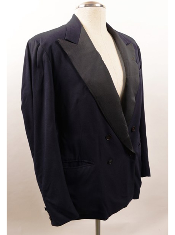 Marlene-Dietrich-tuxedo-jacket-vogue-13mar14-prb426x639