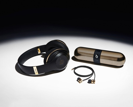 Alexander-wang-Beats-dr-dre-Collab-vogue-5dec13-pr1080x7201