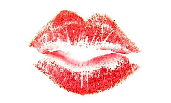 red-lipstick-kiss