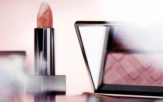 BurberryBeautyEdieCambellEnglishRose02