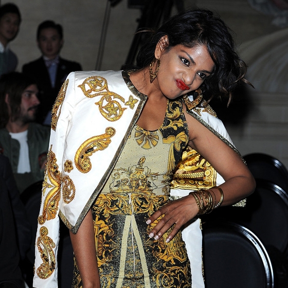 VersaceFrontRowParisFashionWeekHauteJMmnJEQu1Yhx