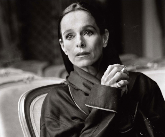 001-women-geraldine-chaplin-vogue-italia-wwwstarwikiorg