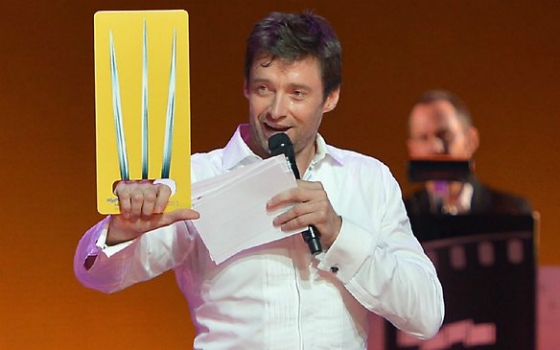 323826-hugh-puts-on-a-show-at-birthday-bash