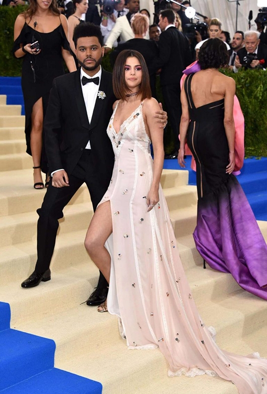 Selena-Gomez -2017-MET-Costume-Institute-Gala-in-NYC-18-768x1133