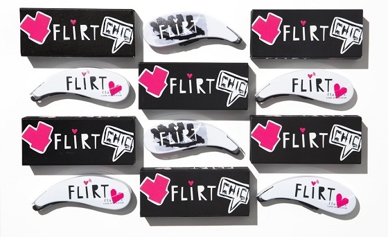 Flashes-makes-applying-lashes-so-easy-fast