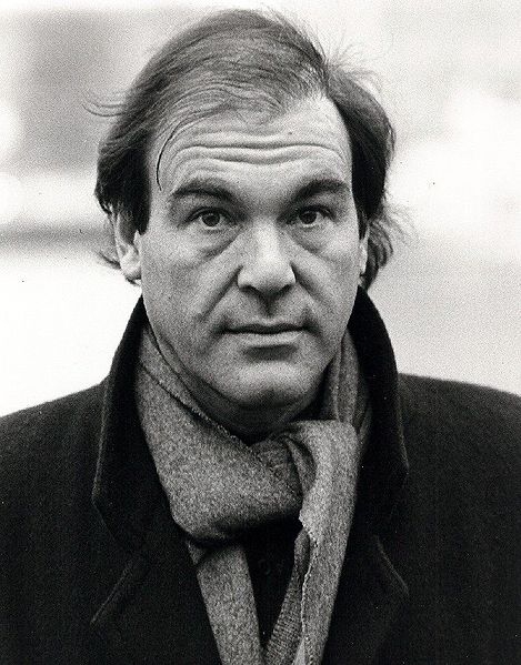 469px-OliverStone01