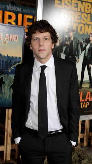 ДЖЕССИ АЙЗЕНБКРГ (JESSE EISENBERG)