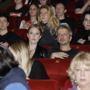 КСЕНИЯ СОБЧАК, КОНСТАНТИН БОГОМОЛОВ