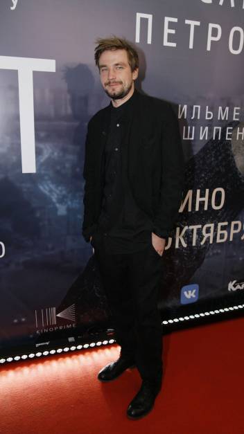 АЛЕКСАНДР ПЕТРОВ