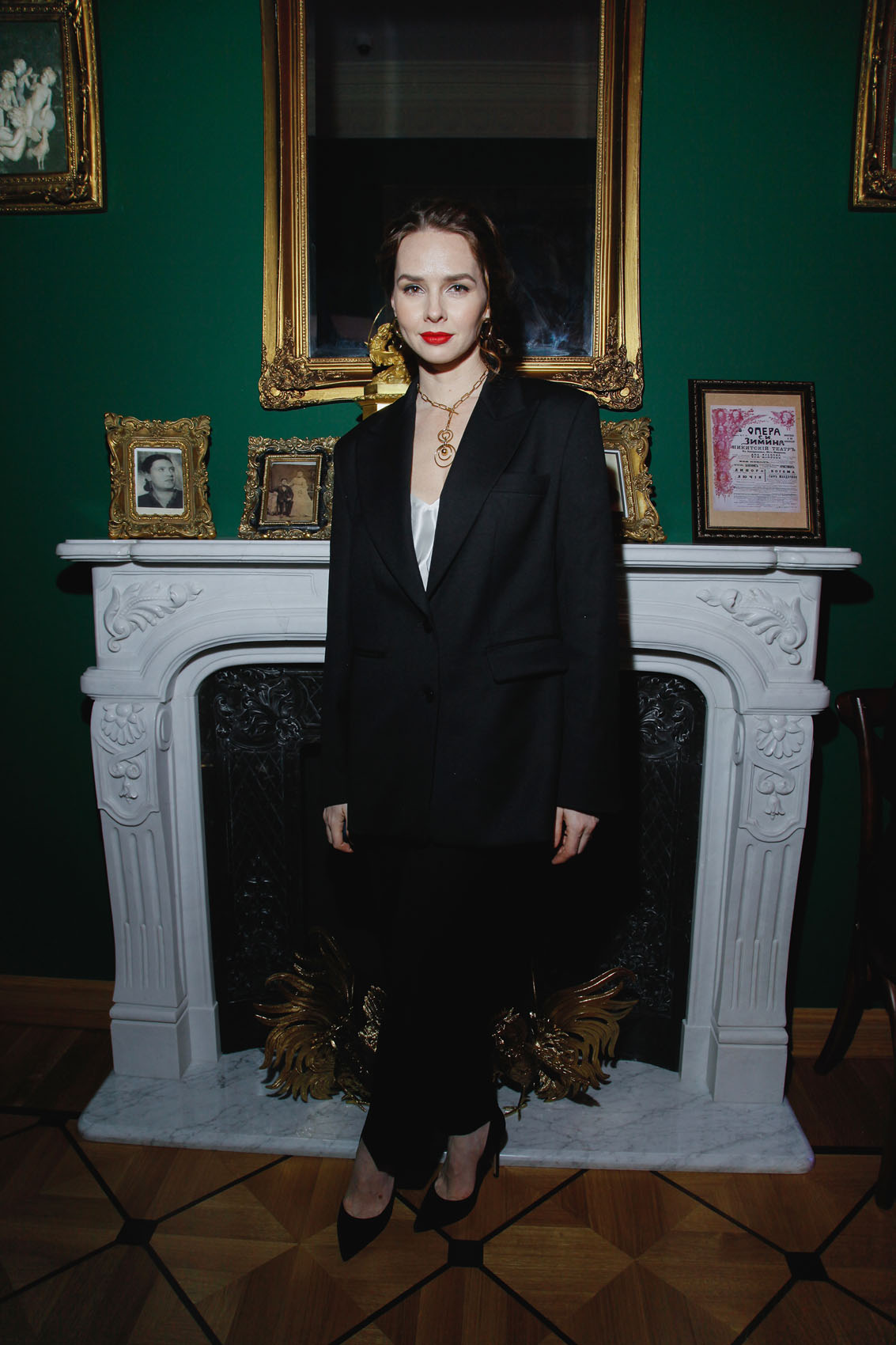 ЕЛЕНА НИКОЛАЕВА