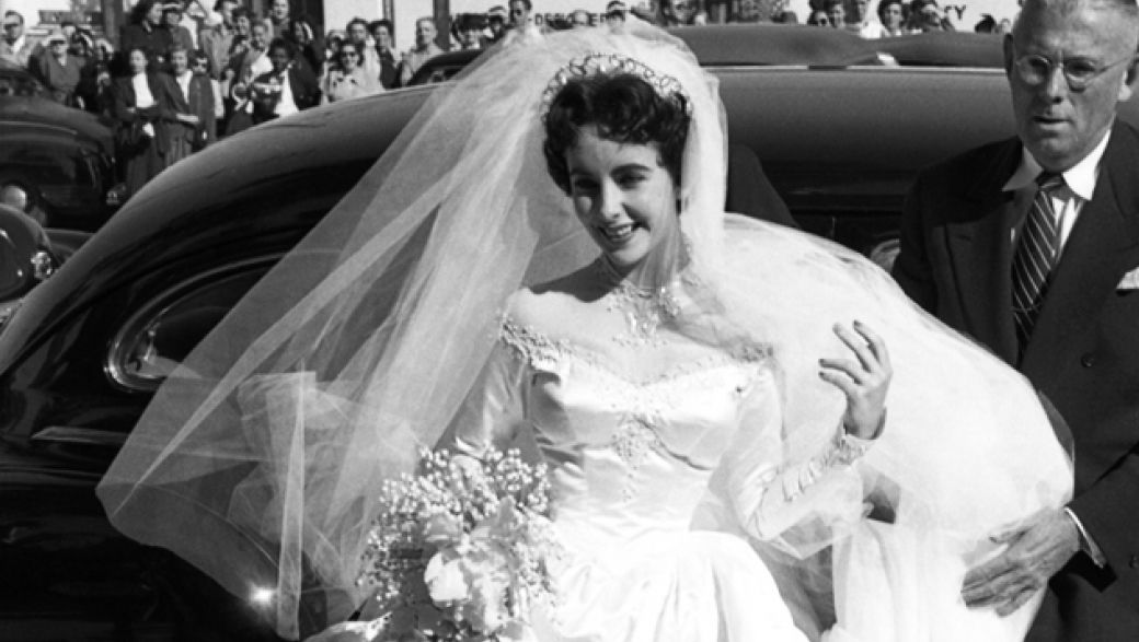 Первое свадебное платье Элизабет Тейлор выставлено на аукцион