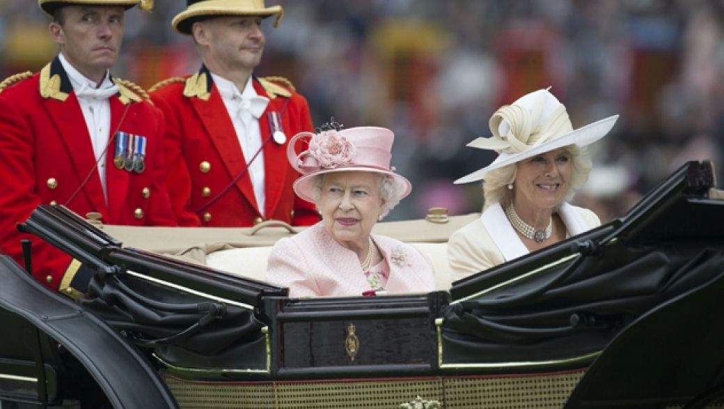 Парад шляп на королевских скачках Royal Ascot