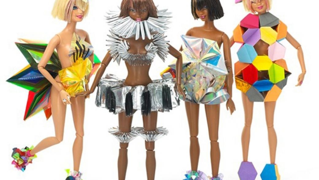 Барби переезжает в Selfridges в дизайнерских нарядах