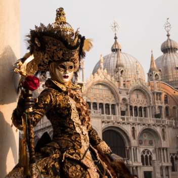 7 самых интересных фестивалей и карнавалов масок в мире