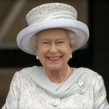 Будь радушной как королева: дворецкий раскрыл правила застолий Елизаветы II