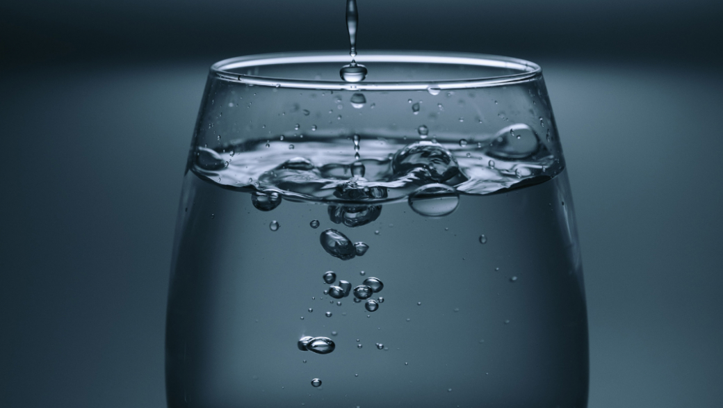 10 причин почему нужно обязательно пить воду. Советы специалиста 