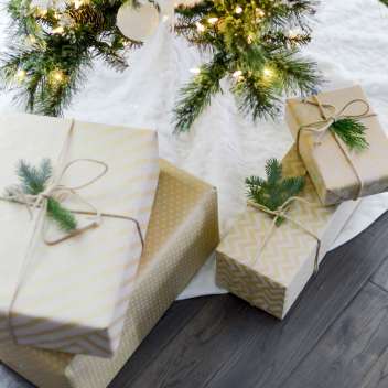 Небанальные подарки: как оригинально поздравить с Новым годом, Йолем и Рождеством