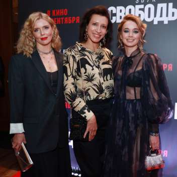 Анна Чурина, Елена Борщева, Алена Чехова и другие гости посмотрели фильм 