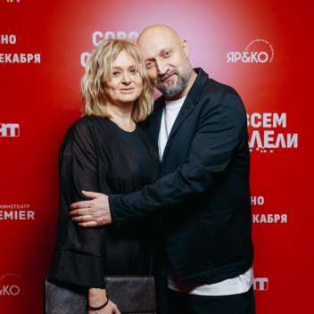 Гоша Куценко, Анна Михалкова и другие гости на премьере фильма «Совсем ошалели»