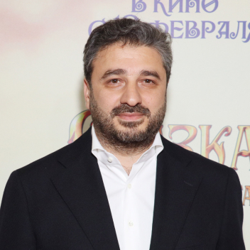 Победа ценой в 1 рубль: Сарик Андреасян выиграл суд у Николая Картозии