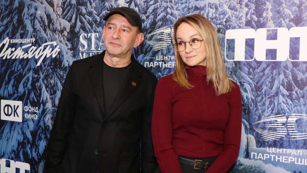 Константин Хабенский с супругой, Полина Диброва, Роман Товстик и другие на премьере фильма «Морозко»