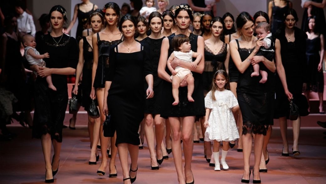 Всем мамам посвящается: Показ Dolce&Gabbana в рамках Milan Fashion Week