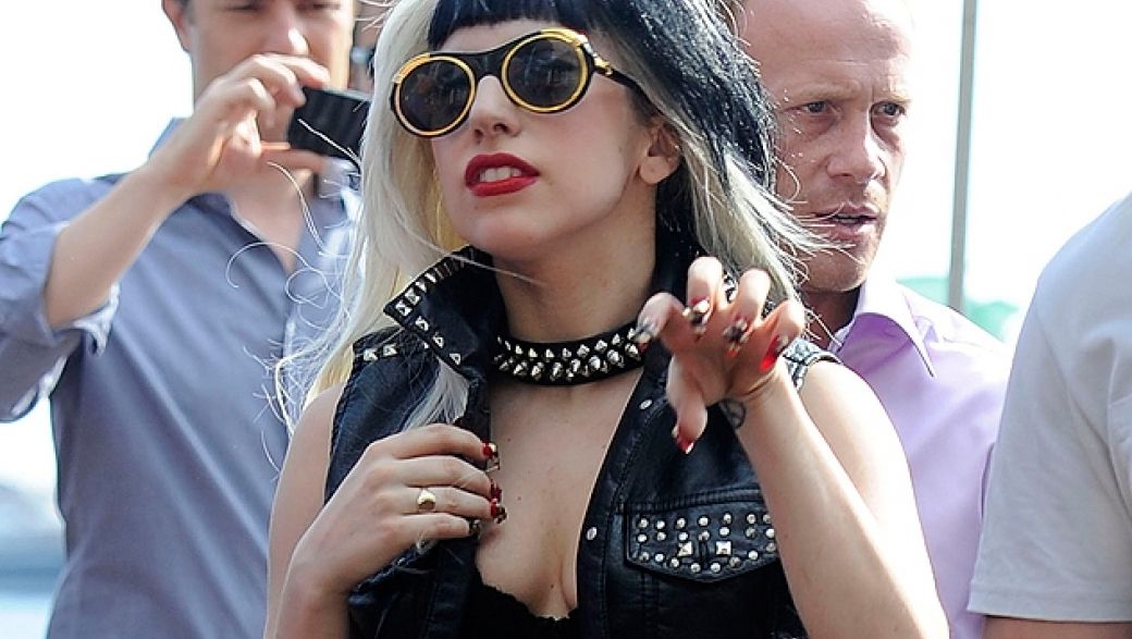 Зачем Lady Gaga такие ногти, и почему вам нужны такие же