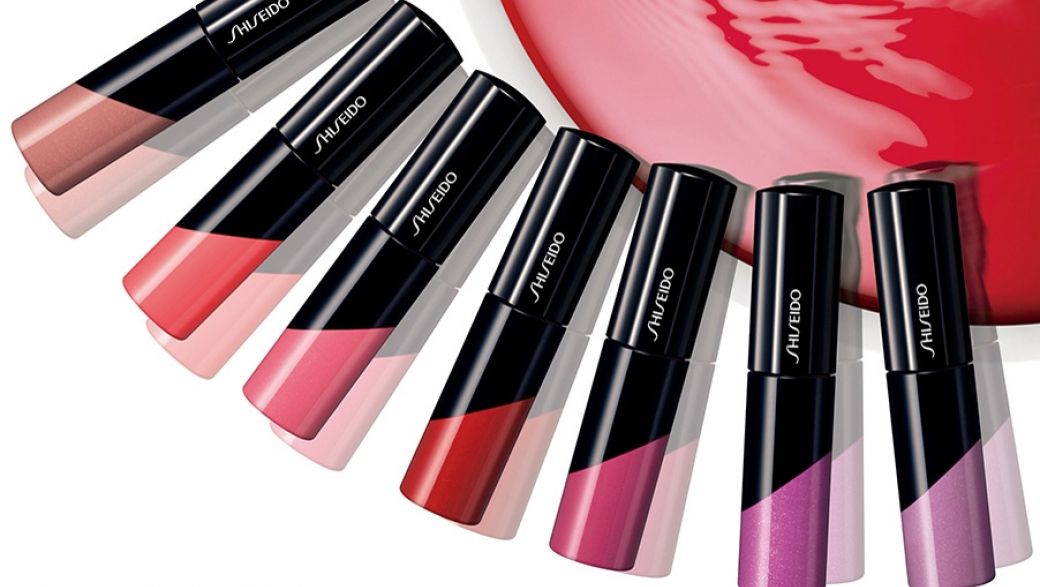 Свет мой зеркальце: Марка Shiseido представила помаду и блеск для губ с глянцевым финишем