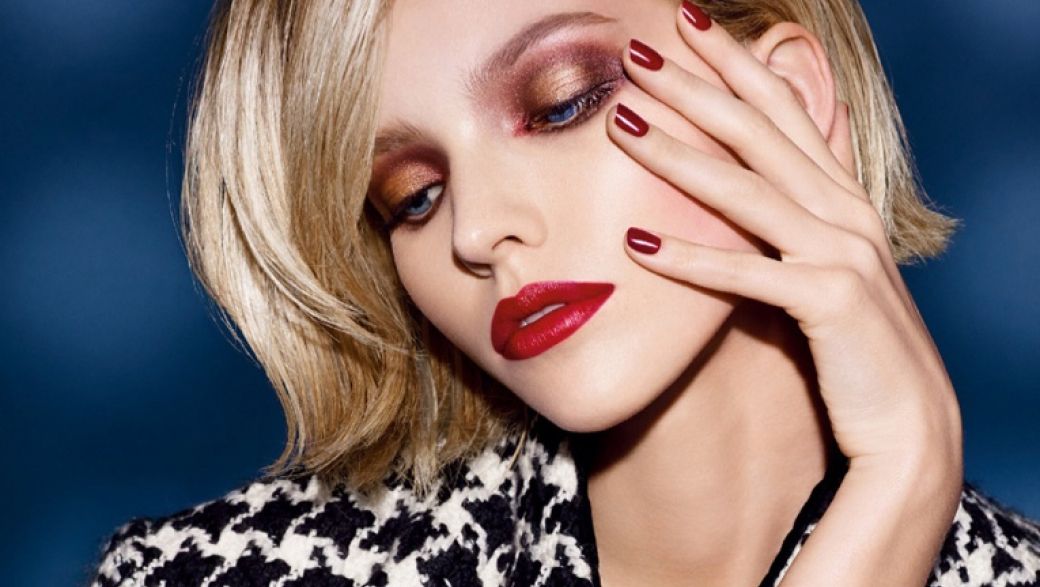 Осенний поцелуй: Саша Лусс снялась в новой рекламной кампании Dior Beauty