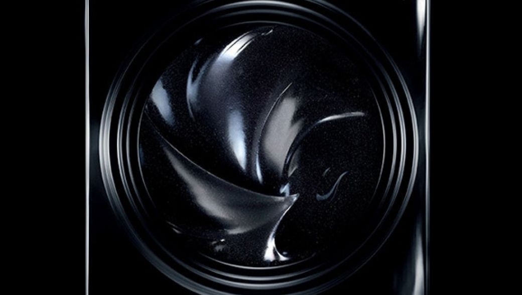 Чернее ночи: Марка Givenchy представила второе поколение ухода Le Soin Noir