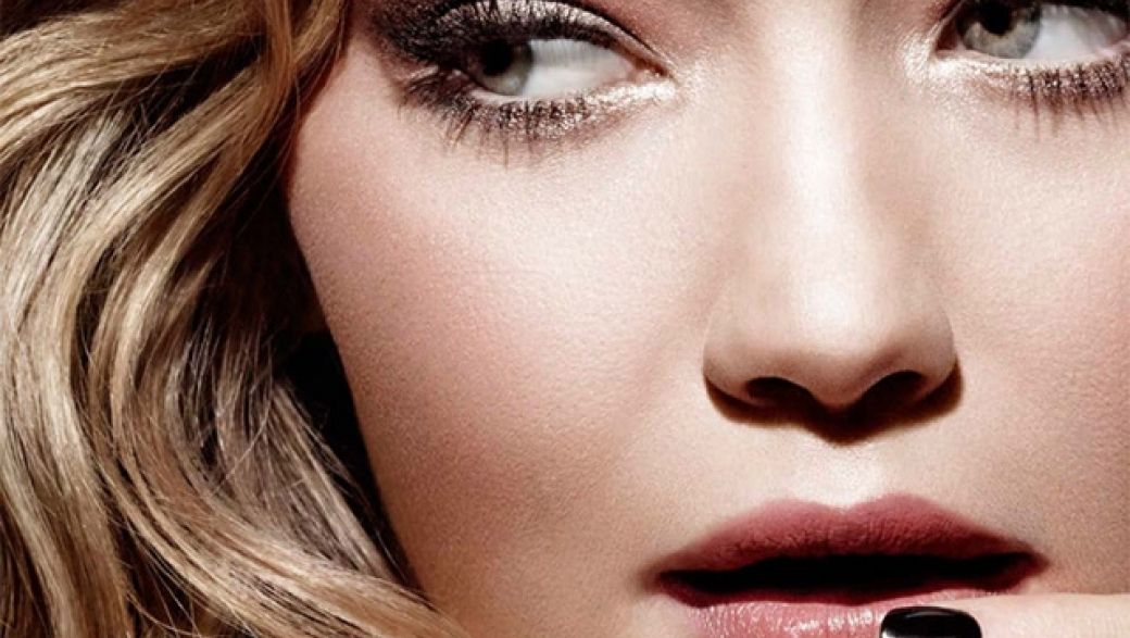 Голая королева: Джиджи Хадид стала лицом новой коллекции макияжа Tom Ford