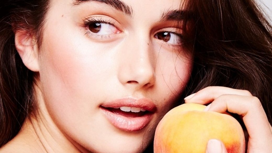 Как использовать персиковый оттенок в макияже