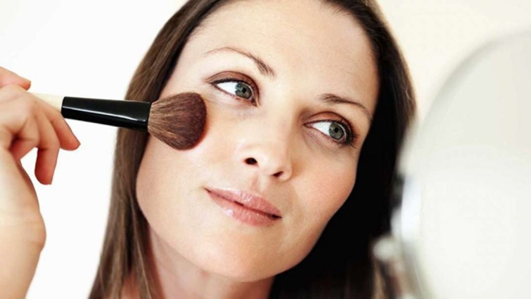 9 секретов нанесения макияжа, которые помогут вам выглядеть моложе своих лет