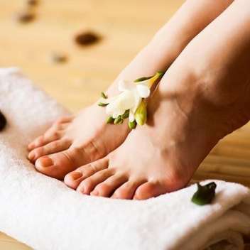 11 средств по уходу за ногами, которые помогут сохранить их красоту