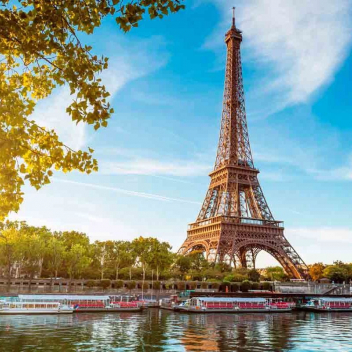 5 отелей в Париже, из окон которых видно Эйфелеву башню