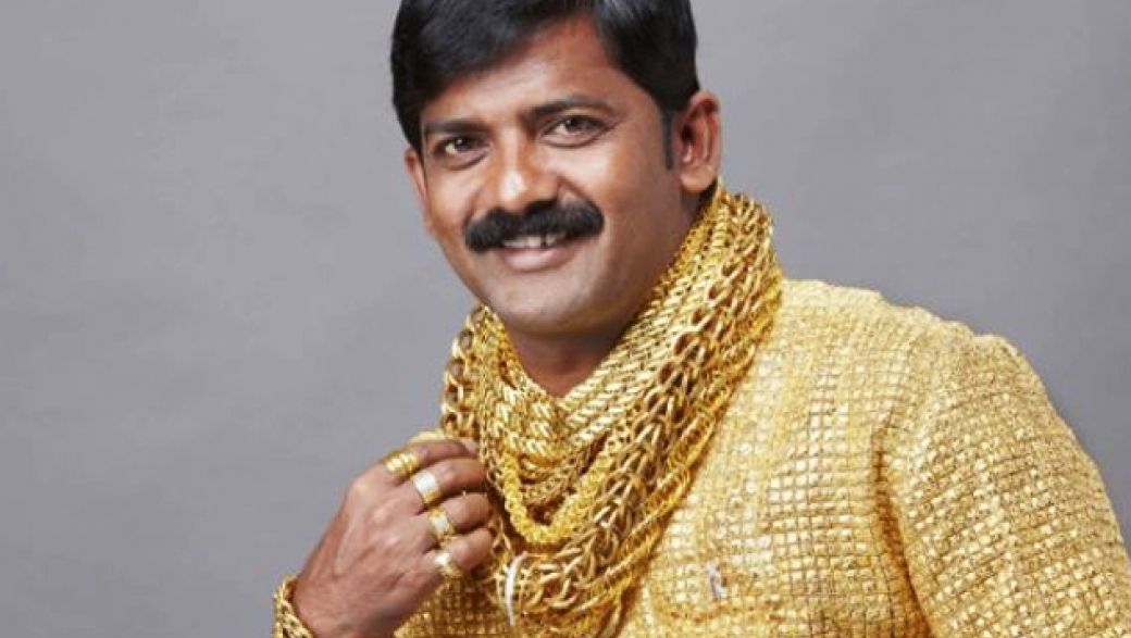 Не простая, а золотая: Индийский миллионер купил рубашку за 25000 долларов