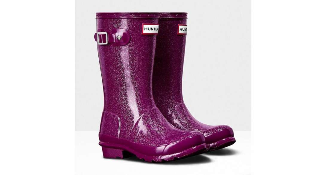 15 пар обуви, которые хочется купить, чтобы гулять в пасмурную и дождливую погоду