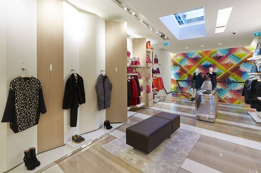 Добро пожаловать: интерьеры бутиков Longchamp по всему миру