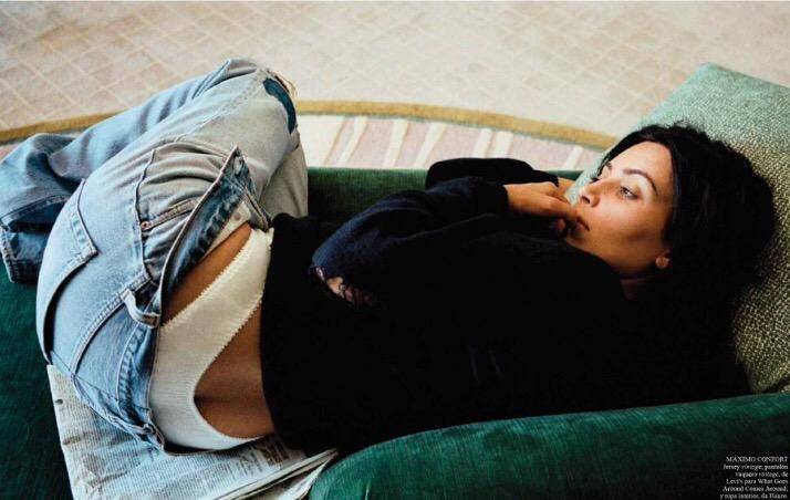 Ким Кардашьян снялась для испанского Vogue в пижаме и без макияжа