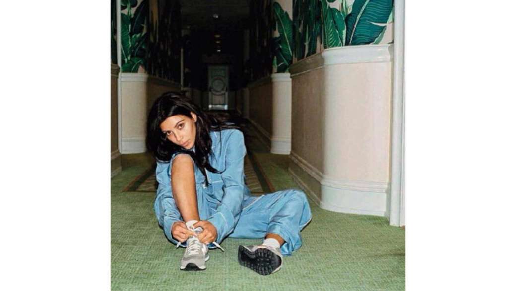 Ким Кардашьян снялась для испанского Vogue в пижаме и без макияжа