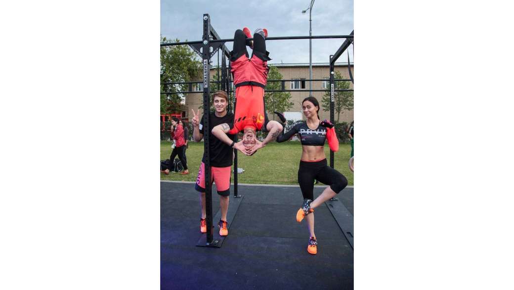 Тренировки Reebok Стань человеком со звездами
