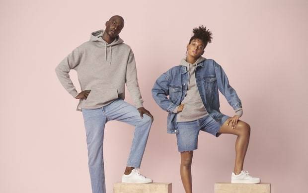Утренний кофе: поцелуй увеличит губы, одежда унисекс от H&M, апартаменты люкс, кофе со вкусом виски
