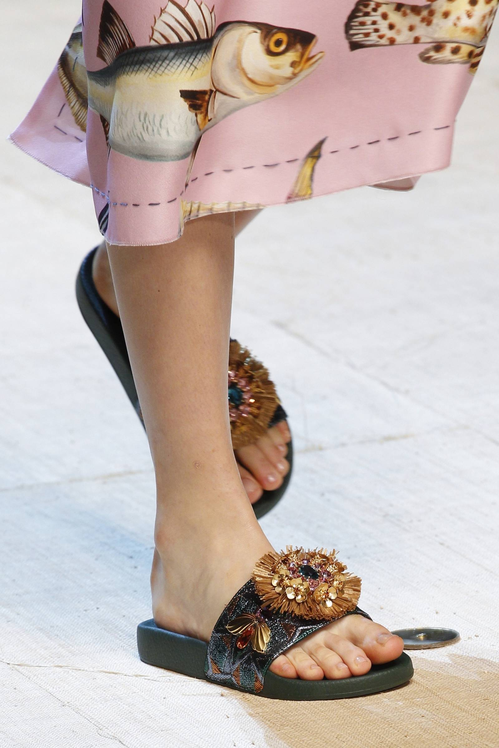 С той ноги: какая обувь в моде весной-летом 2017