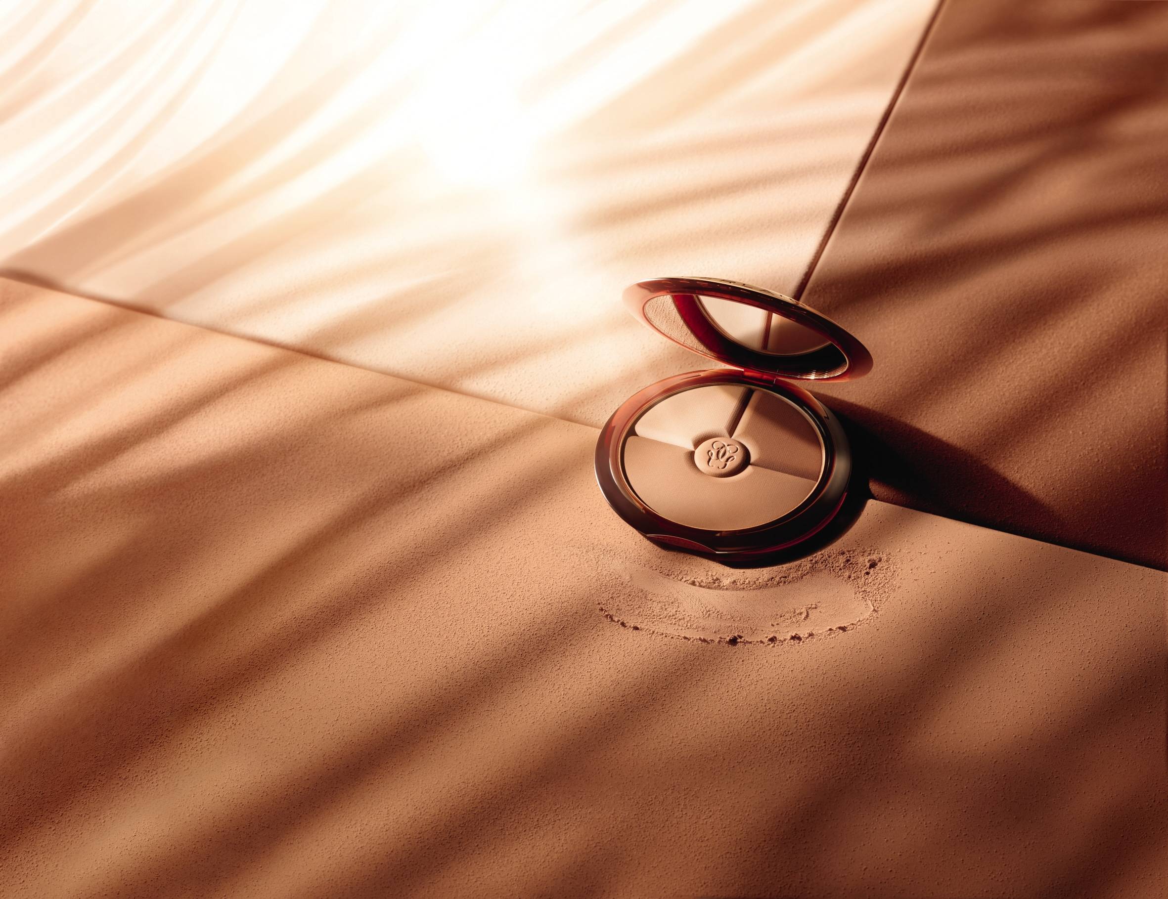 Утренний кофе: солнце от Guerlain, телепортация Chanel