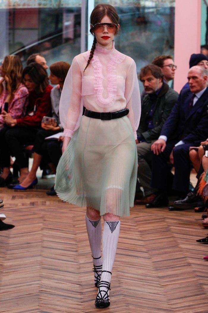 Утренний кофе: Клаудиа Шиффер обнажится в юбилей, круизная коллекция Prada