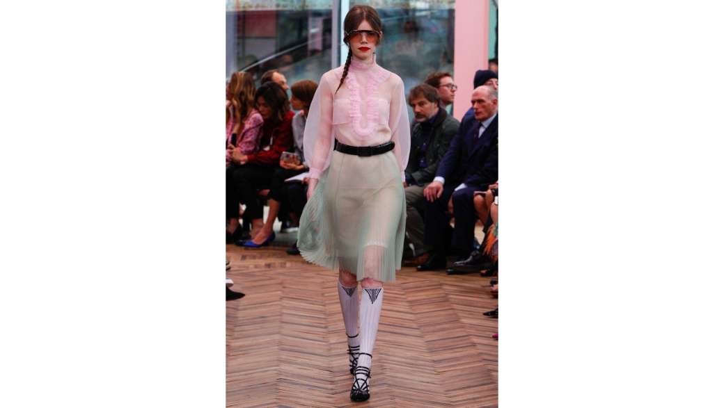 Утренний кофе: Клаудиа Шиффер обнажится в юбилей, круизная коллекция Prada